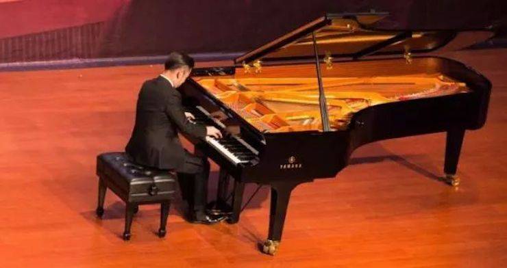 【回顾】2017必博亚洲音乐奖学金-岭南师范学院颁奖典礼暨必博艺术家孙鹏杰钢琴独奏音乐会及大师班活动成功举办