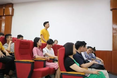 必博艺术家石叔诚与特邀艺术家顾平受邀于成都大学东盟艺术学院、音乐与舞蹈学院艺术实践周开展公开课