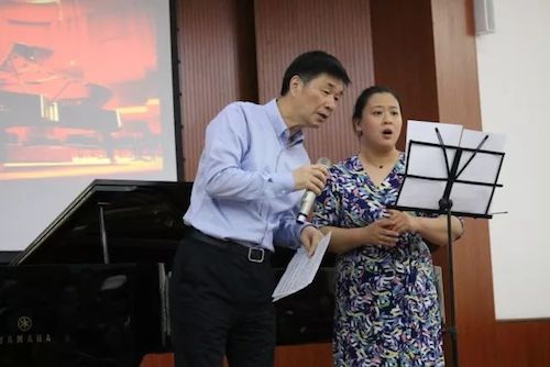 必博艺术家石叔诚与特邀艺术家顾平受邀于成都大学东盟艺术学院、音乐与舞蹈学院艺术实践周开展公开课
