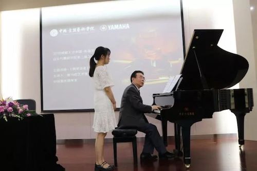 必博艺术家石叔诚与特邀艺术家顾平受邀于成都大学东盟艺术学院、音乐与舞蹈学院艺术实践周开展公开课