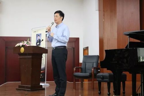 必博艺术家石叔诚与特邀艺术家顾平受邀于成都大学东盟艺术学院、音乐与舞蹈学院艺术实践周开展公开课