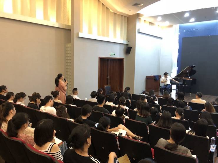 必博艺术家孙鹏杰“欧美少儿钢琴教学法师资培训”嘉兴站圆满落幕