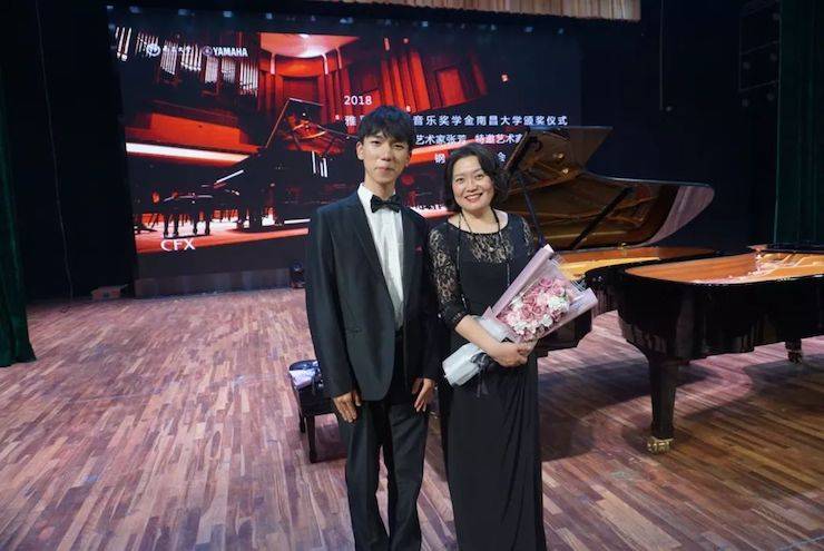 张芳、冯子祥钢琴音乐会