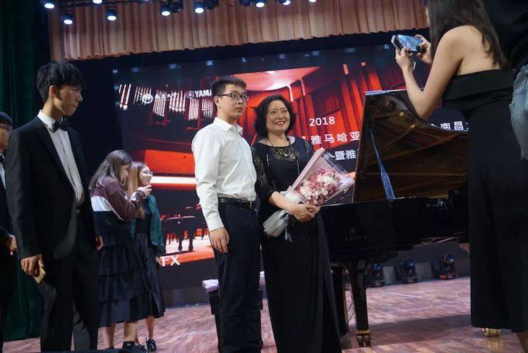 张芳、冯子祥钢琴音乐会