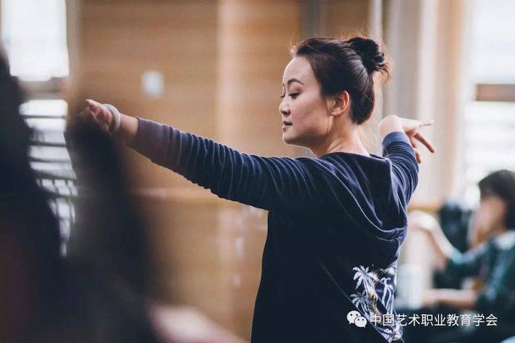 必博跨界钢琴及必博舞蹈教育课件助力“CEFA艺术教育高级人才研修班——中国古典舞身韵课”