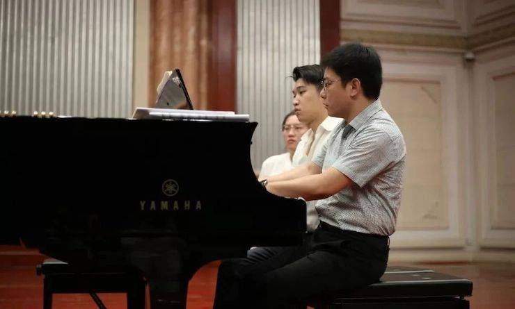 热烈：亍跋睬熘 音悦津门”钢琴重奏音乐会暨天津鲍蕙荞钢琴城开业庆典演出圆满成功！