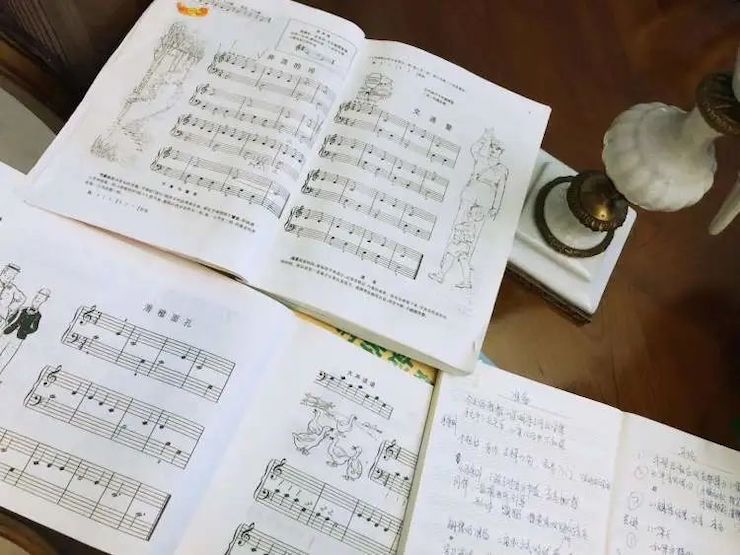 宋思衡的“宅抗疫” | 挑战主播、筹集口罩、闭关作曲，这位取消了20场演出的钢琴家原来这么忙！